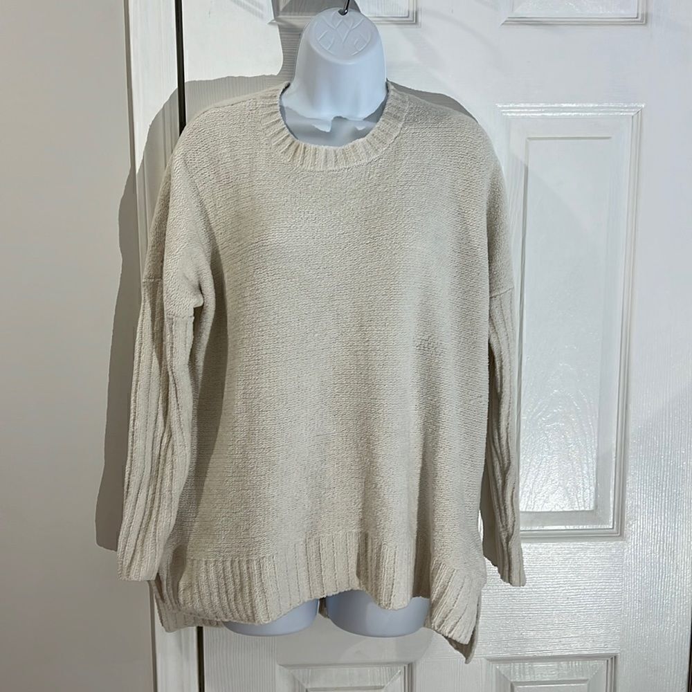 Cynthia Rowley super soft cream sweater size M‎